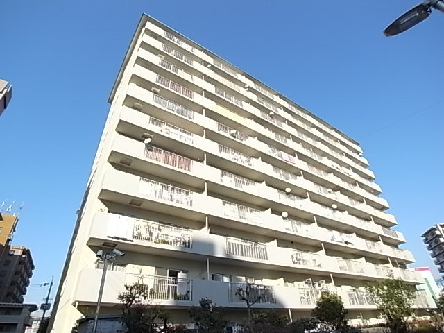 伊丹市東有岡のマンションの建物外観