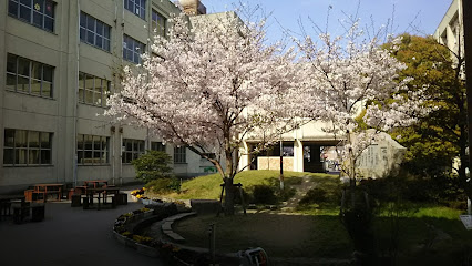 【セジュール杉山 B棟の小学校】