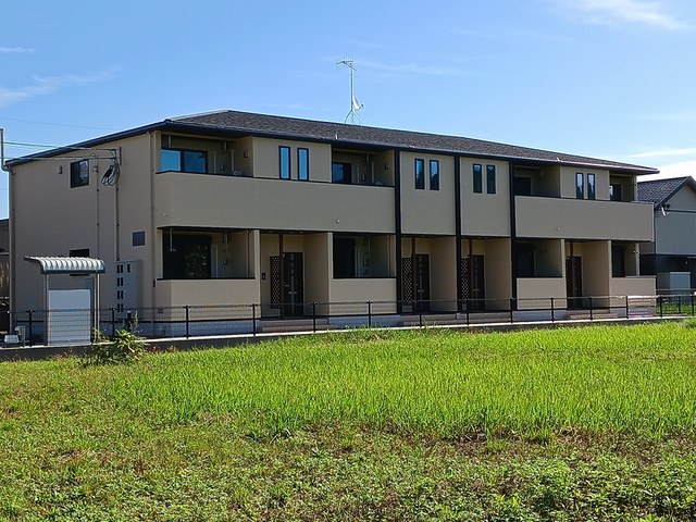 【福山市赤坂町大字赤坂のアパートの建物外観】