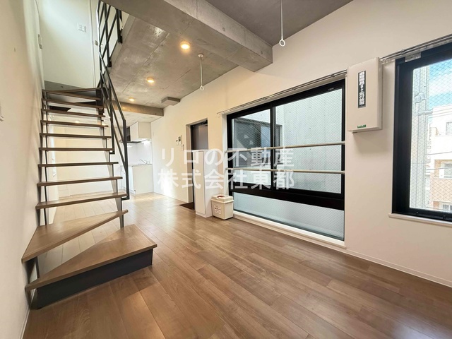 居室・リビング　南向きのリビングでぽかぽかの日差し！