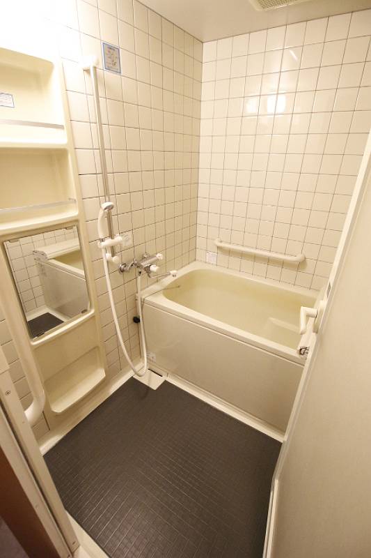 バス・シャワールーム　別の部屋の写真です