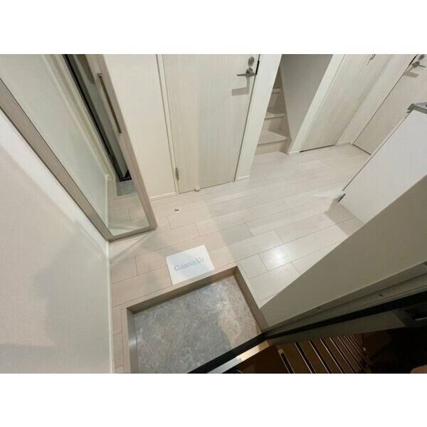 玄関　※同シリーズの写真になります。