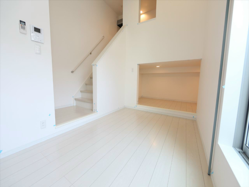 居室・リビング　洋室5.2帖　アンダーロフト4.7帖（収納としても使えます）