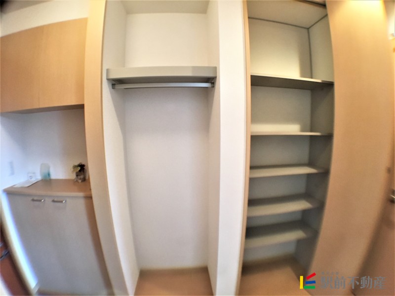 玄関　玄関収納ありますよ♪