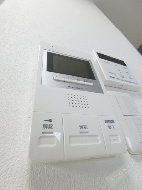 セキュリティ　モニターホンで来訪者を確認できます♪