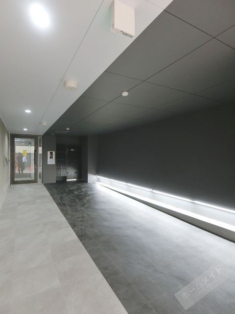 エントランス　オートロック付きで部外者シャットアウト♪