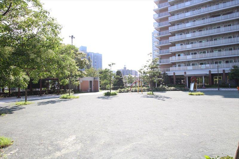 その他　目の前には大きな公園、品川シーサイド公園があり、休日も家族連