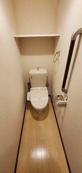 トイレ　※別号室のお写真です。