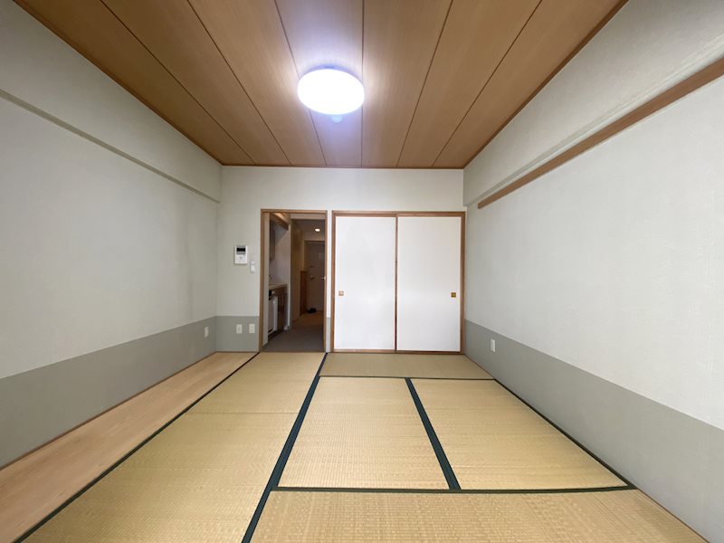 その他部屋・スペース　6畳の和室に板の間がございます