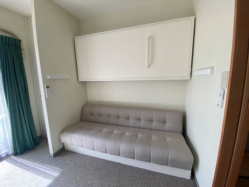 その他　ソファ、ベッド（布団無）が備え付けです！