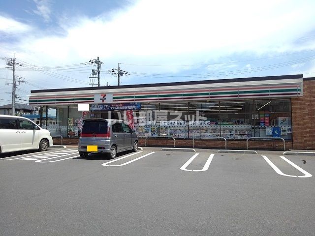 コンビニ　セブンイレブン筑西川島店（コンビニ）まで665m