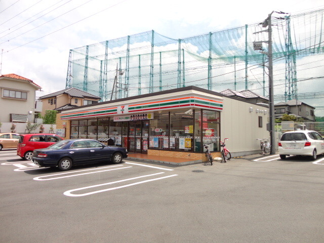 コンビニ　セブンイレブン京王山田駅前店（コンビニ）まで326m