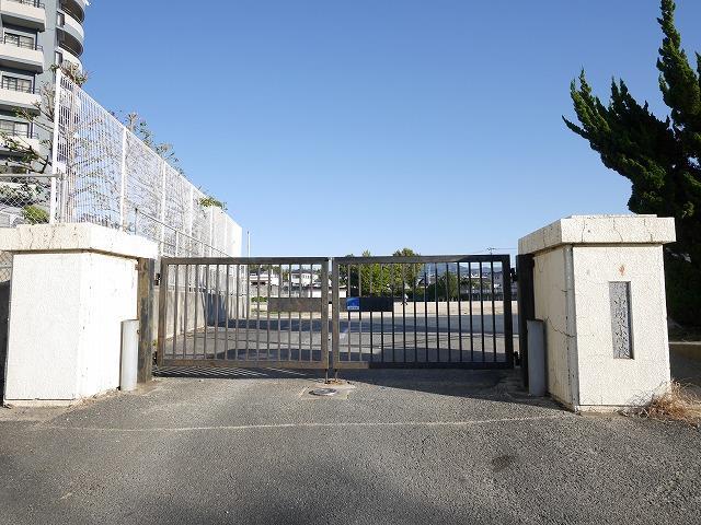 小学校　中間東小学校（小学校）まで850m