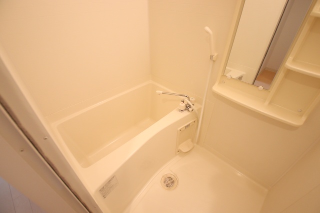 バス・シャワールーム　※別室の参考写真の為、現況優先です。