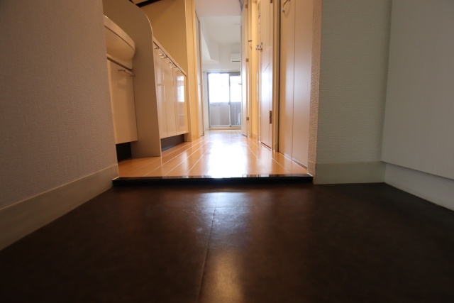 玄関　※別室の参考写真の為、現況優先です。