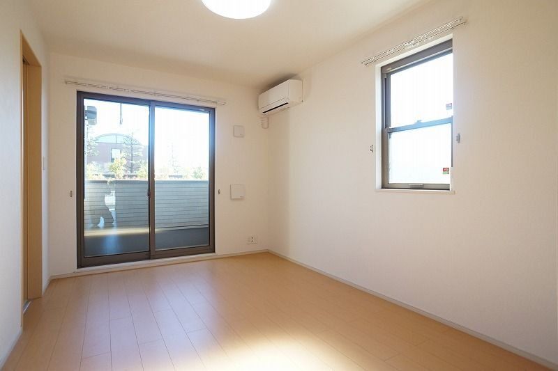 居室・リビング　同タイプ物件画像です