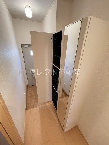 玄関　【ＮＭＯＮ　Ｂ】明るい玄関です