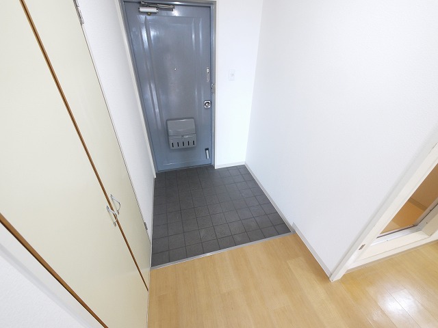 玄関　収納もある玄関です