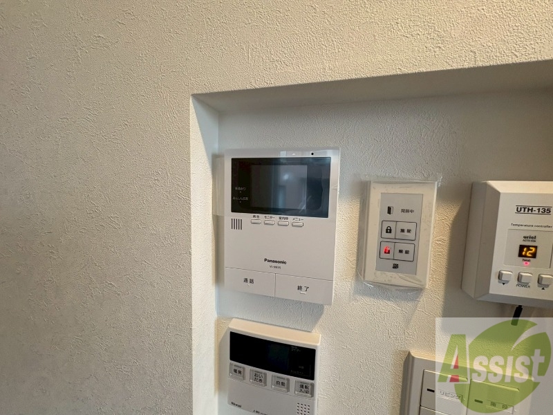 セキュリティ　ＴＶモニター付インターホンです。来客者の顔が見えるので安心！