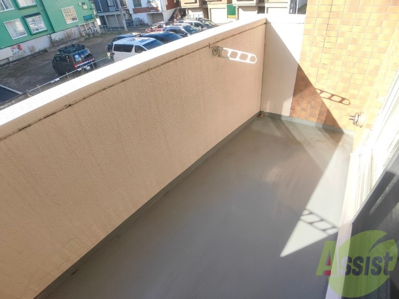 バルコニー　バルコニーです。洗濯物を干したり一息ついたりできますね！