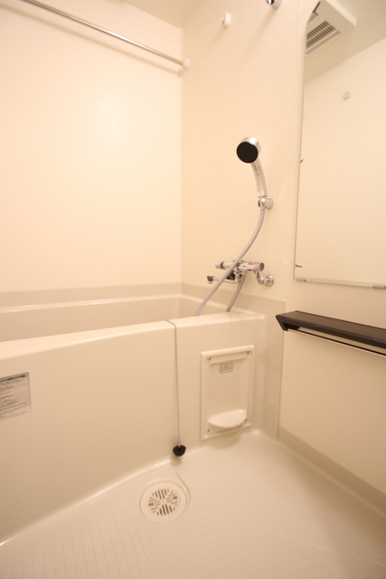 バス・シャワールーム　※同号室の別階のお写真です