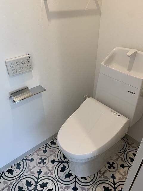 トイレ　※別部屋参考写真