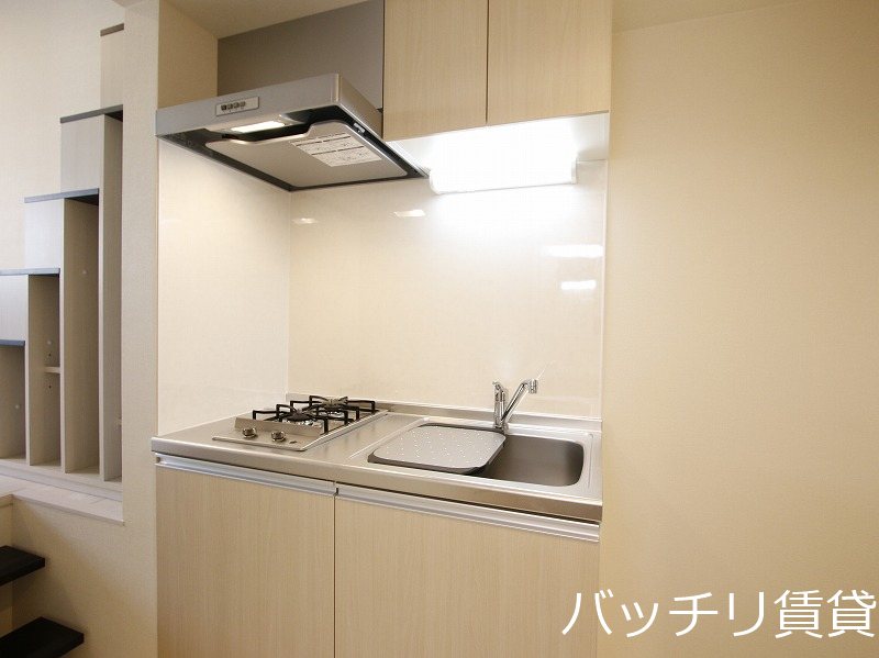 キッチン　同シリーズの別号室の画像。現況優先