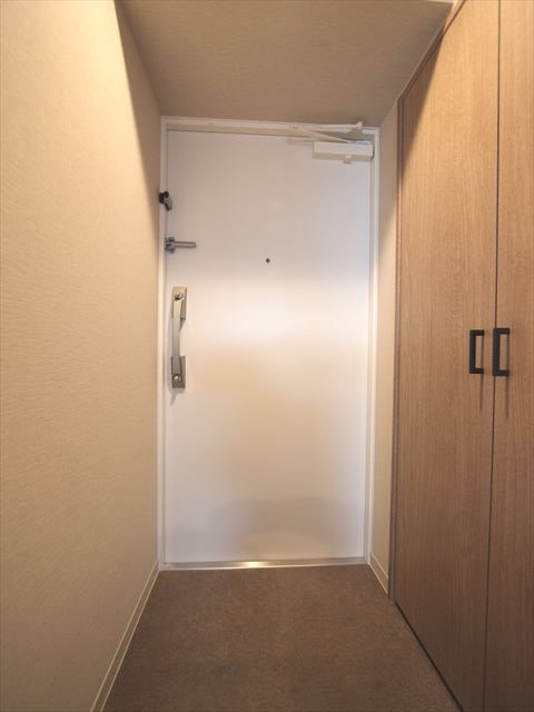 玄関　玄関（シューズボックス完備）