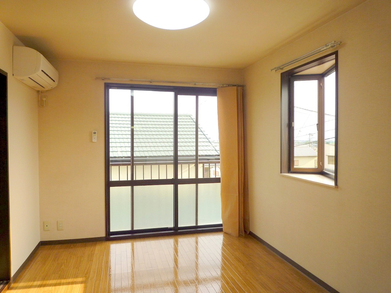 居室・リビング　※参考写真　前回入居時の写真です