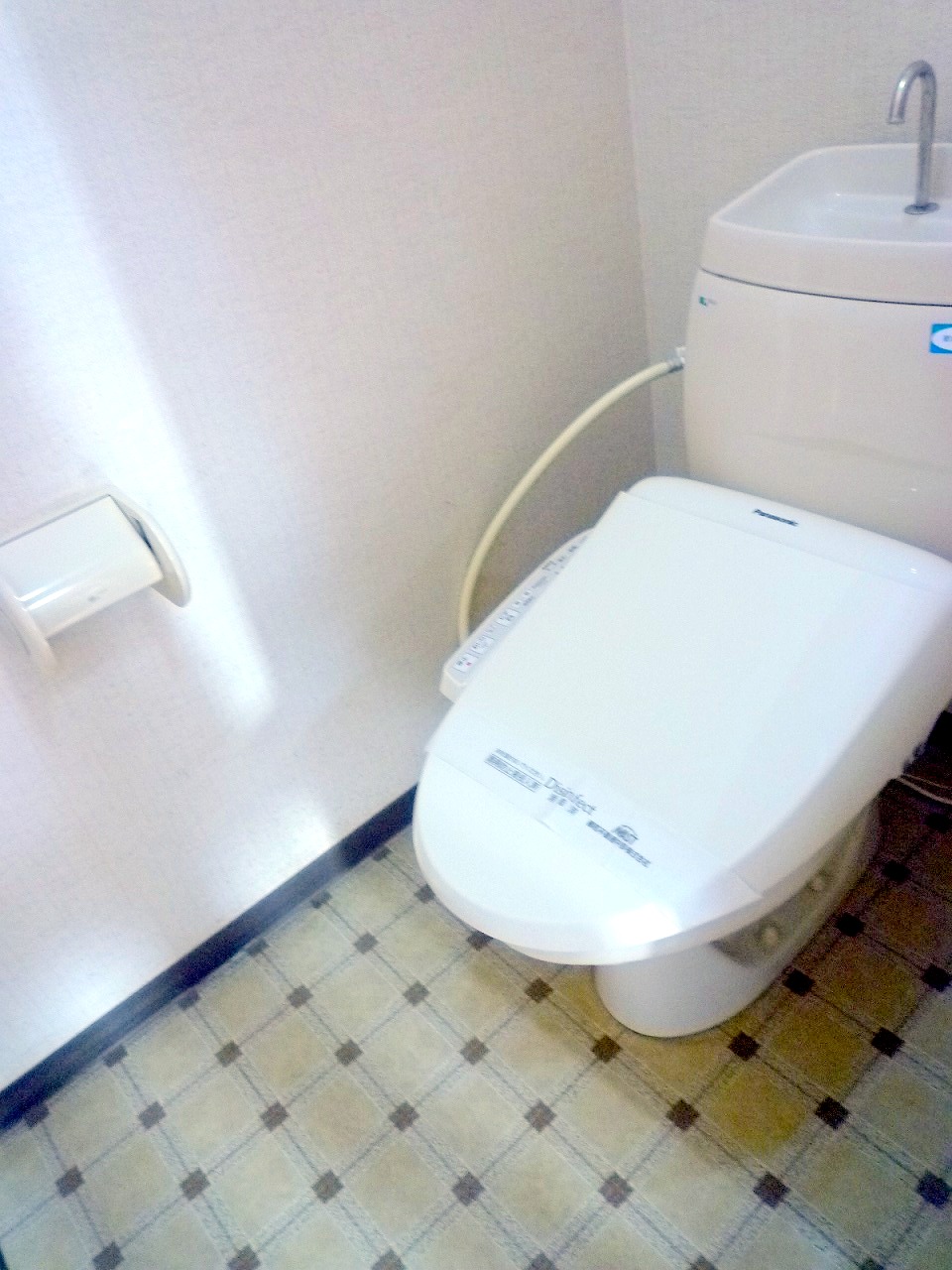 トイレ　※参考写真　前回入居時の写真です