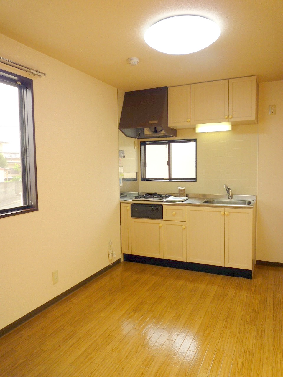 キッチン　※参考写真　前回入居時の写真です