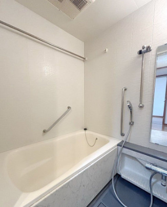 バス・シャワールーム　※別部屋参考写真