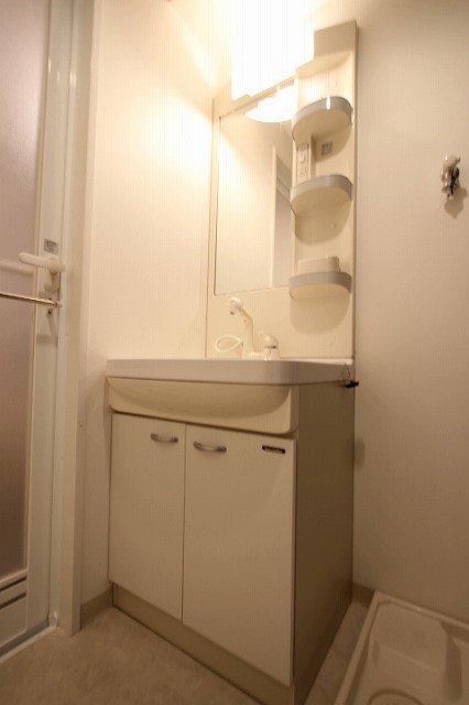 洗面設備　同物件、別号室のものです。