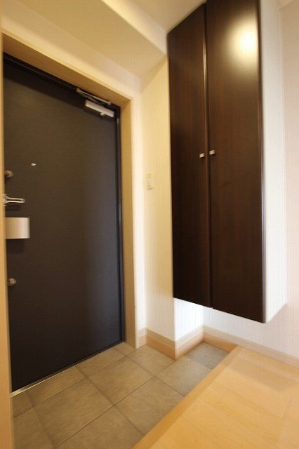 玄関　同物件、別号室のものです。