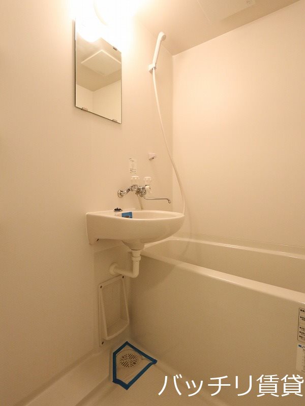バス・シャワールーム　写真は同シリーズタイプの為、現状優先になります。