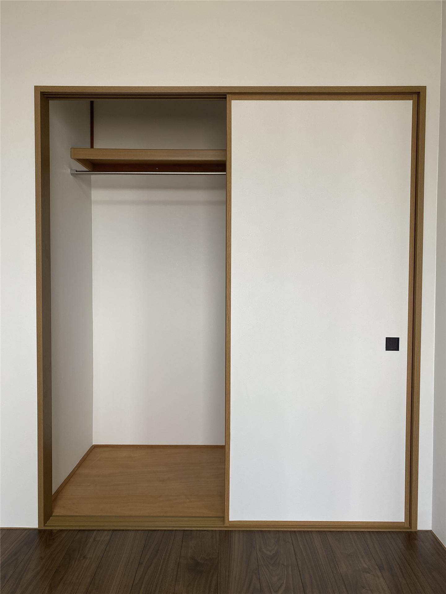 収納　洋室6帖（リビング隣）収納