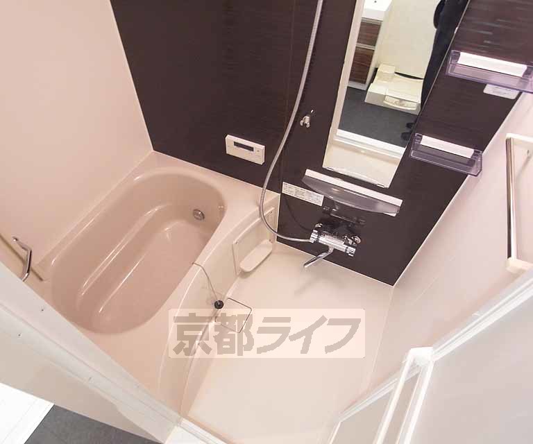 バス・シャワールーム　なんと追い焚き機能付き。ゆっくり温まれます・