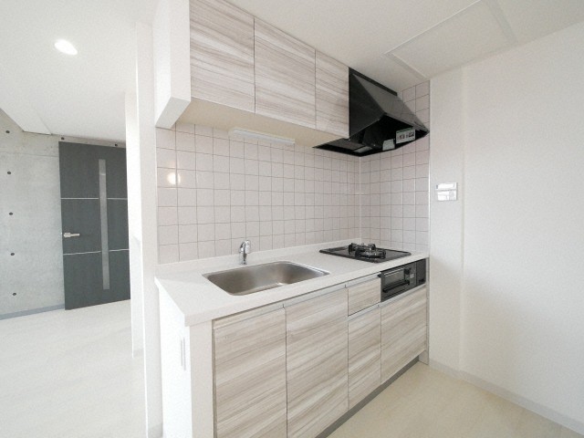 キッチン　人気の対面システムキッチンタイプです！