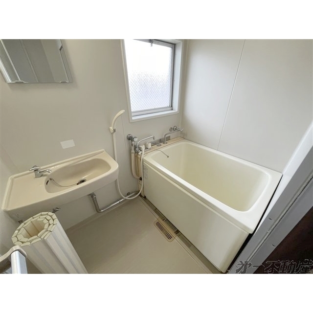 バス・シャワールーム　バスルーム