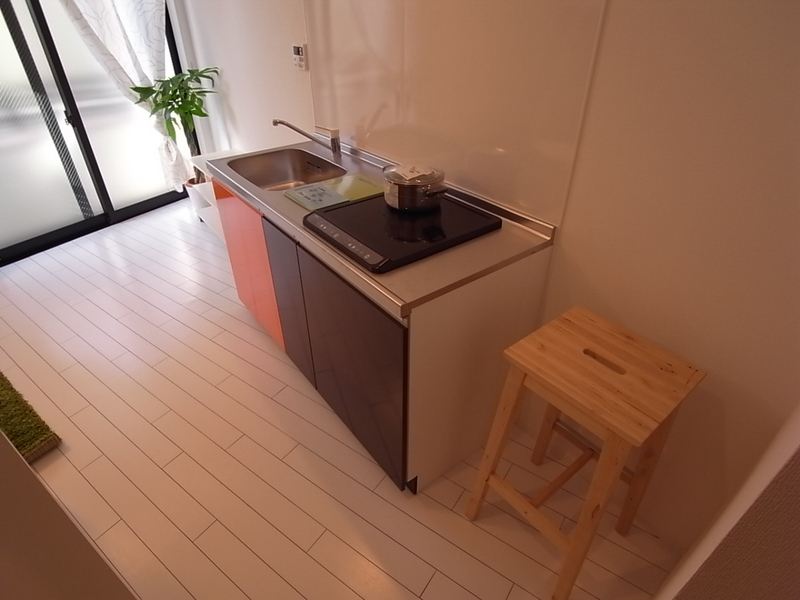 キッチン　キッチンのパネルもアクセントとなってますね。