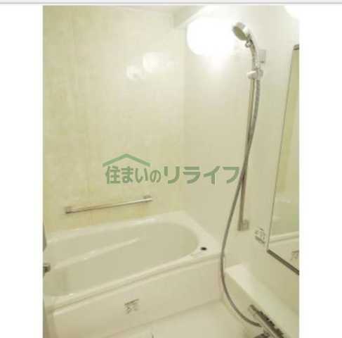 バス・シャワールーム　写真は同タイプ住戸です。