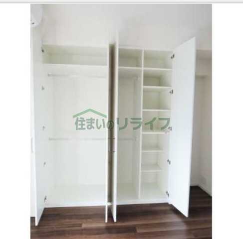 収納　写真は同タイプ住戸です。