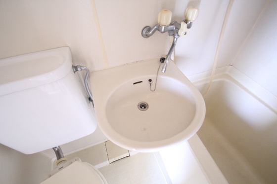 洗面設備　※別号室の写真です