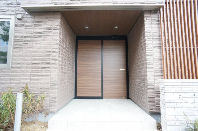 エントランス　オ トロック