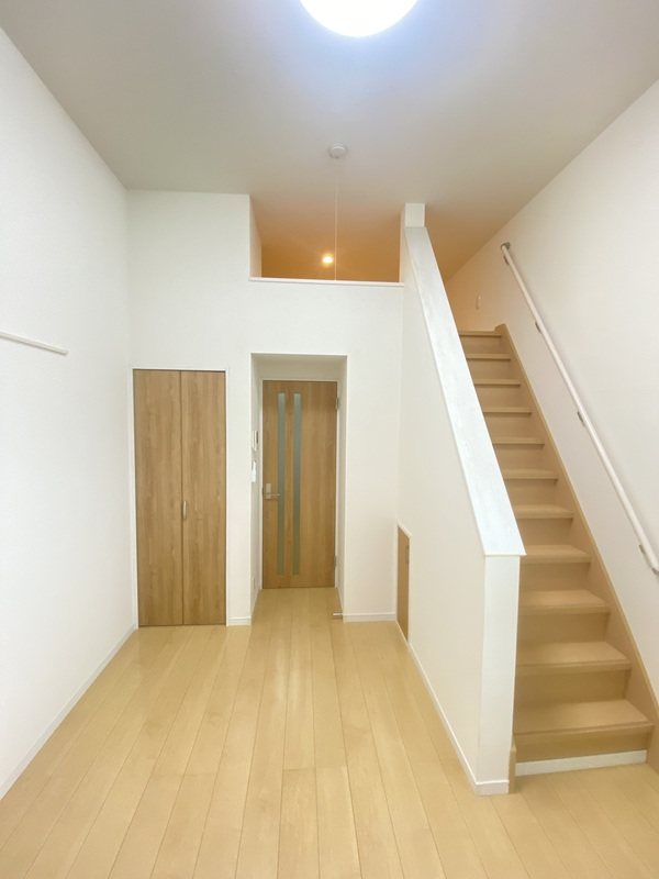 居室・リビング　日当たり良好の明るいお部屋♪