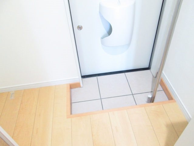 玄関　同建物別号室の写真です。