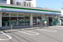 コンビニ　ファミリーマート（コンビニ）まで151m