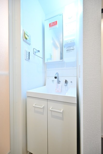 洗面設備　独立洗面化粧台付き