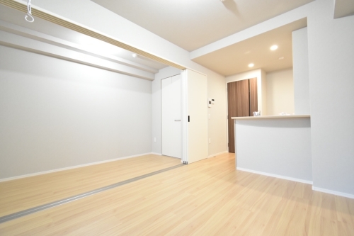 居室・リビング　２階反転の参考写真です。現況を優先します。