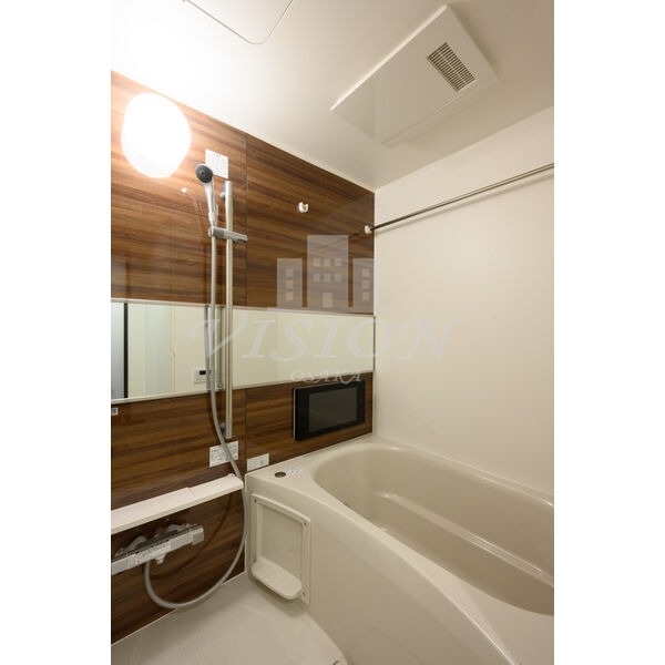 バス・シャワールーム　室内写真は別室のものです